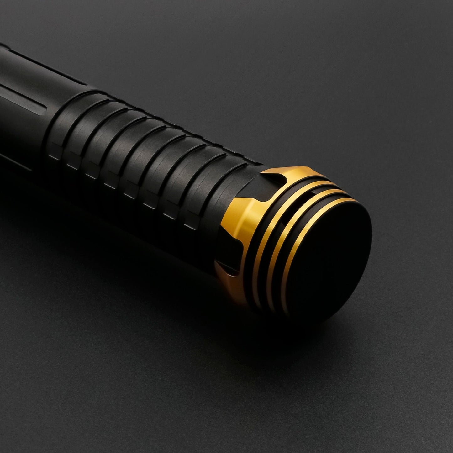 ET1 Swing Dueling Lightsaber